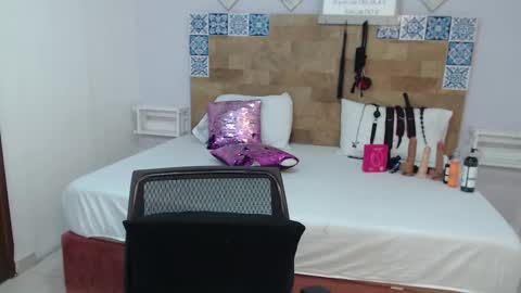 Snapshot of kyliiebaker chatting on November 2025 09:53:01 AM Kylie online show from November 2025 09:53:01 AM