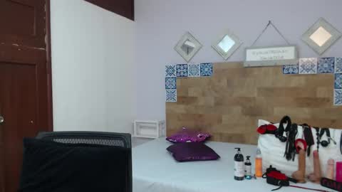 Snapshot of kyliiebaker chatting on December 2025 11:08:02 AM Kylie online show from December 2025 11:08:02 AM