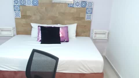 Snapshot of kyliiebaker chatting on December 2025 10:42:01 AM Kylie online show from December 2025 10:42:01 AM