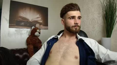 KyloEast online show from June 2026 04:24:01 AM