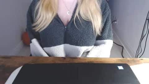 Snapshot of kymchi chatting on February 2026 10:39:01 PM Check Out My NSFW OnlyFans Link On Bio online show from February 2026 10:39:01 PM