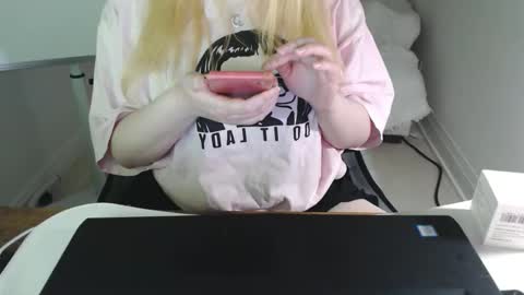 Snapshot of kymchi chatting on April 2026 11:46:01 PM Check Out My NSFW OnlyFans Link On Bio online show from April 2026 11:46:01 PM
