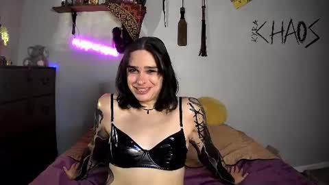Snapshot of kyrachaos chatting on June 2026 12:44:01 AM Kyra Chaos online show from June 2026 12:44:01 AM