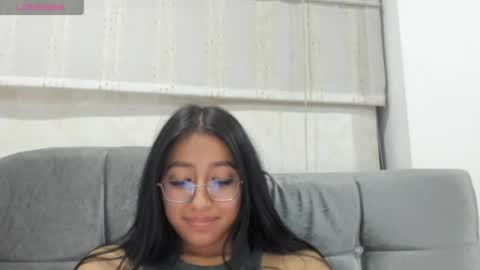 Snapshot of kyy_isa chatting on April 2026 12:41:01 AM IG online show from April 2026 12:41:01 AM