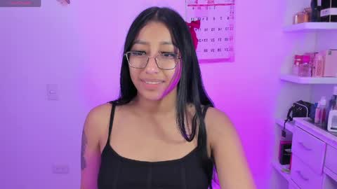 Snapshot of kyy_isa chatting on April 2026 09:39:33 PM IG online show from April 2026 09:39:33 PM