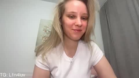 Snapshot of l1n4luv chatting on April 2026 01:42:02 AM lina online show from April 2026 01:42:02 AM