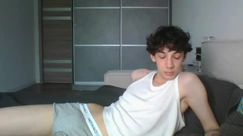 Snapshot of l8199 chatting on April 2026 12:50:01 PM liam online show from April 2026 12:50:01 PM