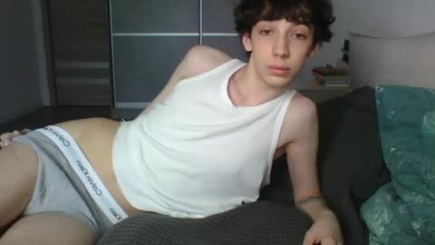 Snapshot of l8199 chatting on April 2026 11:03:02 AM liam online show from April 2026 11:03:02 AM