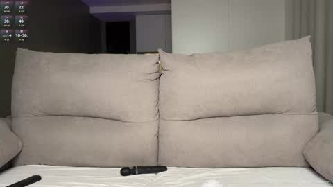 Snapshot of l_0l chatting on February 2026 01:11:01 AM Julie online show from February 2026 01:11:01 AM