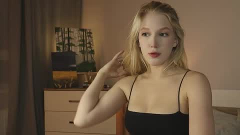 Snapshot of la_belle_ chatting on September 2025 03:13:02 PM Alice online show from September 2025 03:13:02 PM