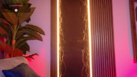 Snapshot of la_diabla_111_ chatting on November 2025 09:51:02 PM Karime online show from November 2025 09:51:02 PM