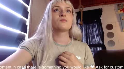 Snapshot of la_femme_fatale_ chatting on February 2025 06:29:02 PM Hanna FREE ONLYFANS  online show from February 2025 06:29:02 PM