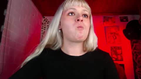 Snapshot of la_femme_fatale_ chatting on February 2025 03:23:02 AM Hanna FREE ONLYFANS  online show from February 2025 03:23:02 AM