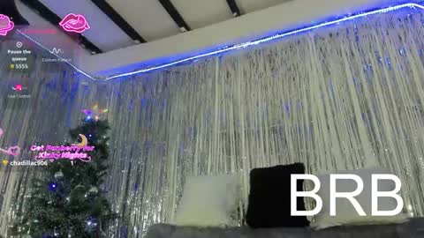 Victoria  online show from December 2025 01:55:02 AM