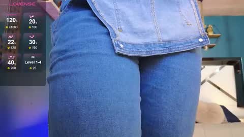 Snapshot of laady_brownn chatting on December 2025 11:19:01 AM Cris online show from December 2025 11:19:01 AM