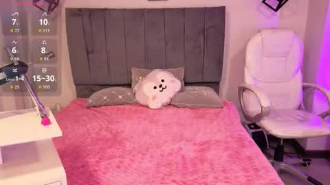  L A R A   online show from October 2025 08:09:02 PM