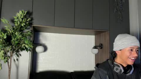 labrinthteasing online show from October 2025 12:14:01 PM