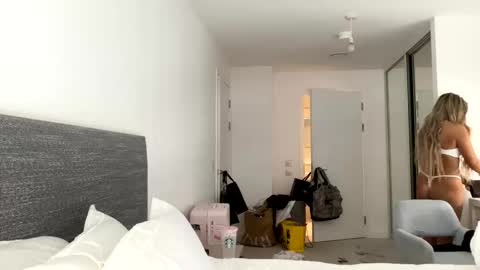 Snapshot of lacey_live chatting on April 2026 12:32:01 PM Lacey online show from April 2026 12:32:01 PM