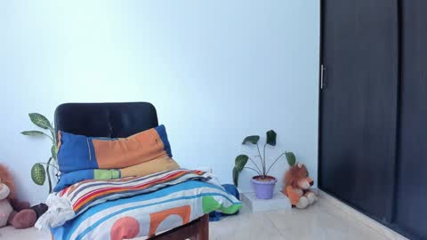 Laden And Juan online show from February 2025 07:10:01 PM