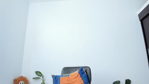 Laden And Juan online show from February 2025 03:31:01 PM