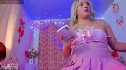 Laden And Juan online show from December 2025 07:33:02 PM