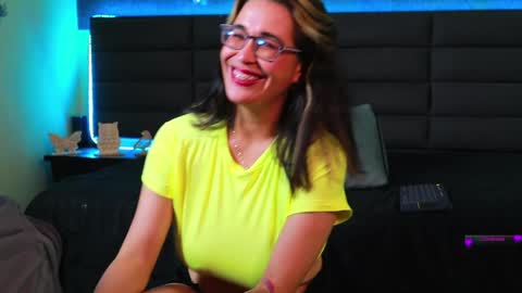 Kathie  Dicky    online show from January 2025 01:11:01 AM