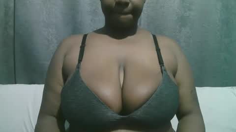 lady_dearra online show from October 2025 02:12:02 AM