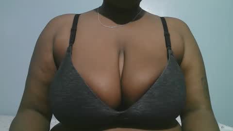 lady_dearra online show from January 2026 03:23:01 AM