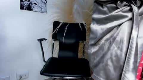 LADY  online show from January 2025 05:07:02 AM