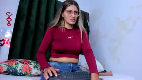 LADY  online show from February 2025 01:58:02 AM