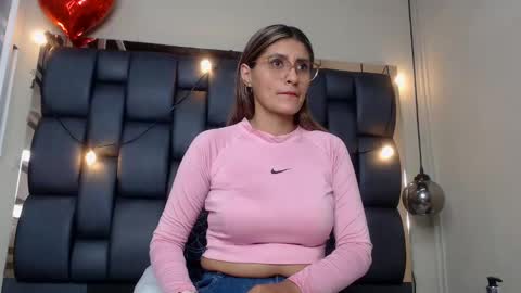 LADY  online show from February 2025 01:43:02 AM