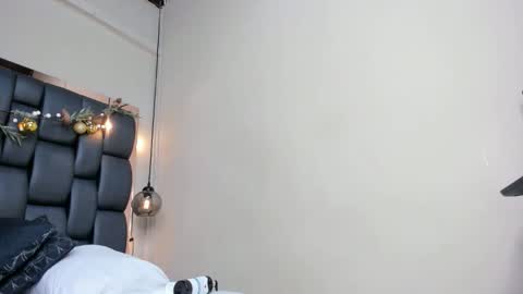 LADY  online show from January 2026 07:49:02 PM