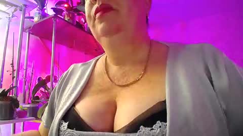 Lady Gloria online show from January 2025 09:40:02 AM