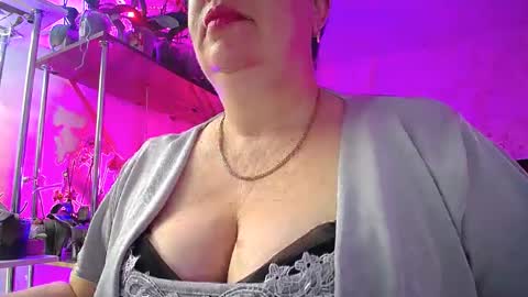 Lady Gloria online show from March 2025 05:20:01 AM