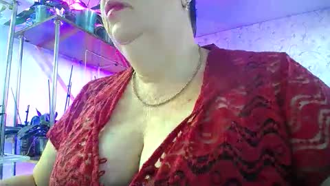 Lady Gloria online show from September 2025 04:14:01 AM