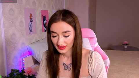 Olivia online show from April 2026 01:11:02 AM