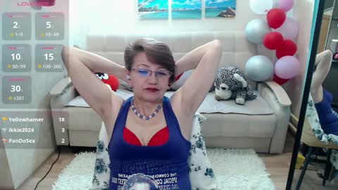 Snapshot of lady_sexy_di chatting on April 2026 11:03:01 PM Diana online show from April 2026 11:03:01 PM