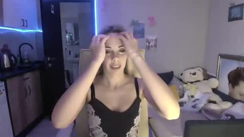 lady_smile69 online show from November 2025 02:10:01 PM