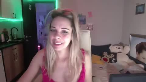 lady_smile69 online show from December 2025 06:33:02 AM