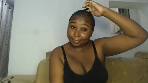 Snapshot of lady_twerky chatting on April 2026 08:15:02 PM Maya online show from April 2026 08:15:02 PM