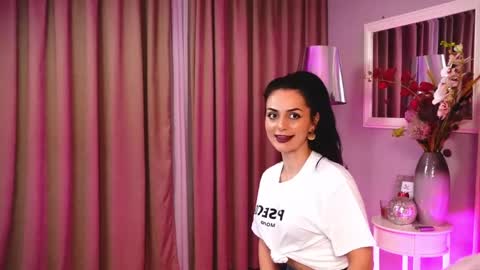 LadyAnyaa online show from April 2026 10:07:02 PM