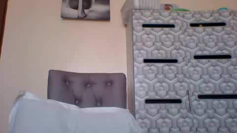 lindah32 online show from January 2025 12:25:02 PM