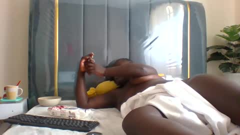 lindah32 online show from February 2025 11:40:02 AM