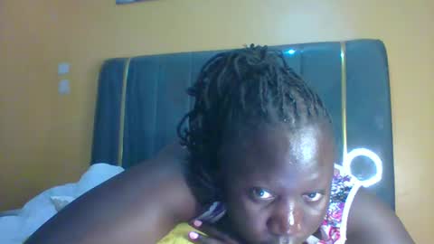 lindah32 online show from September 2025 07:13:01 PM