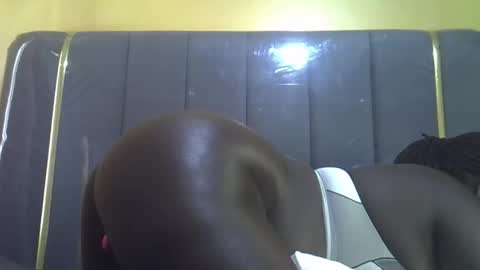 Snapshot of ladyblossoms19 chatting on March 2026 09:37:02 AM lindah32 online show from March 2026 09:37:02 AM