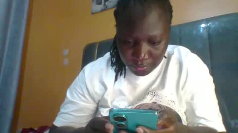 Snapshot of ladyblossoms19 chatting on March 2026 05:05:01 PM lindah32 online show from March 2026 05:05:01 PM