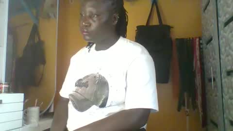 Snapshot of ladyblossoms19 chatting on April 2026 02:15:02 PM lindah32 online show from April 2026 02:15:02 PM