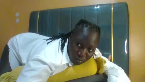 Snapshot of ladyblossoms19 chatting on April 2026 09:56:02 PM lindah32 online show from April 2026 09:56:02 PM