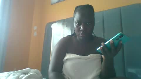 Snapshot of ladyblossoms19 chatting on April 2026 12:38:01 PM lindah32 online show from April 2026 12:38:01 PM