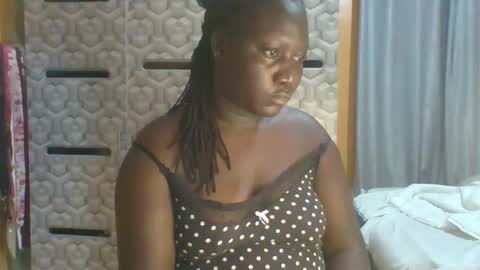 lindah32 online show from April 2026 09:39:33 PM